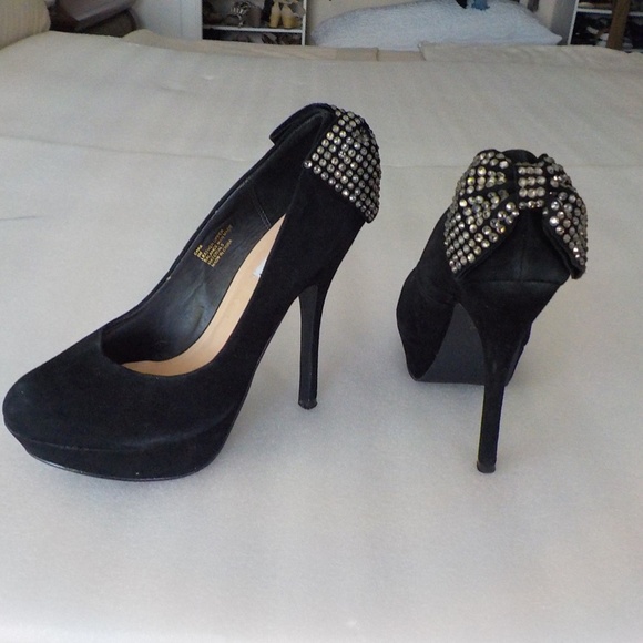 Steve Madden Black Heels with Silver Accents - Picture 4 of 10